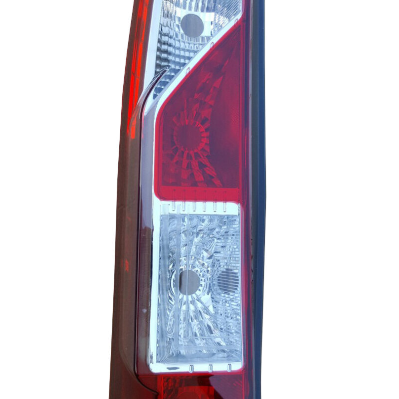 LAMPA PRAWA MASTER MOVANO NISSAN NV40 2010-2017 Pń