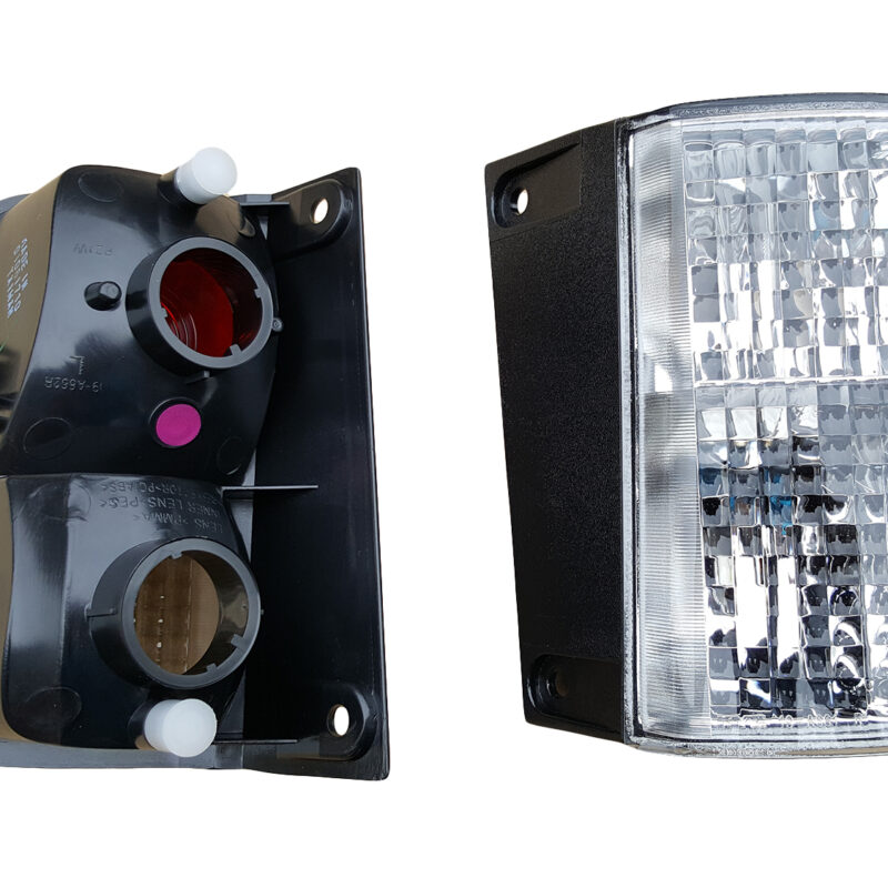 LAMPA PRAWA TYLNA BIAŁA PRIMASTAR TRAFIC VIVARO 01-