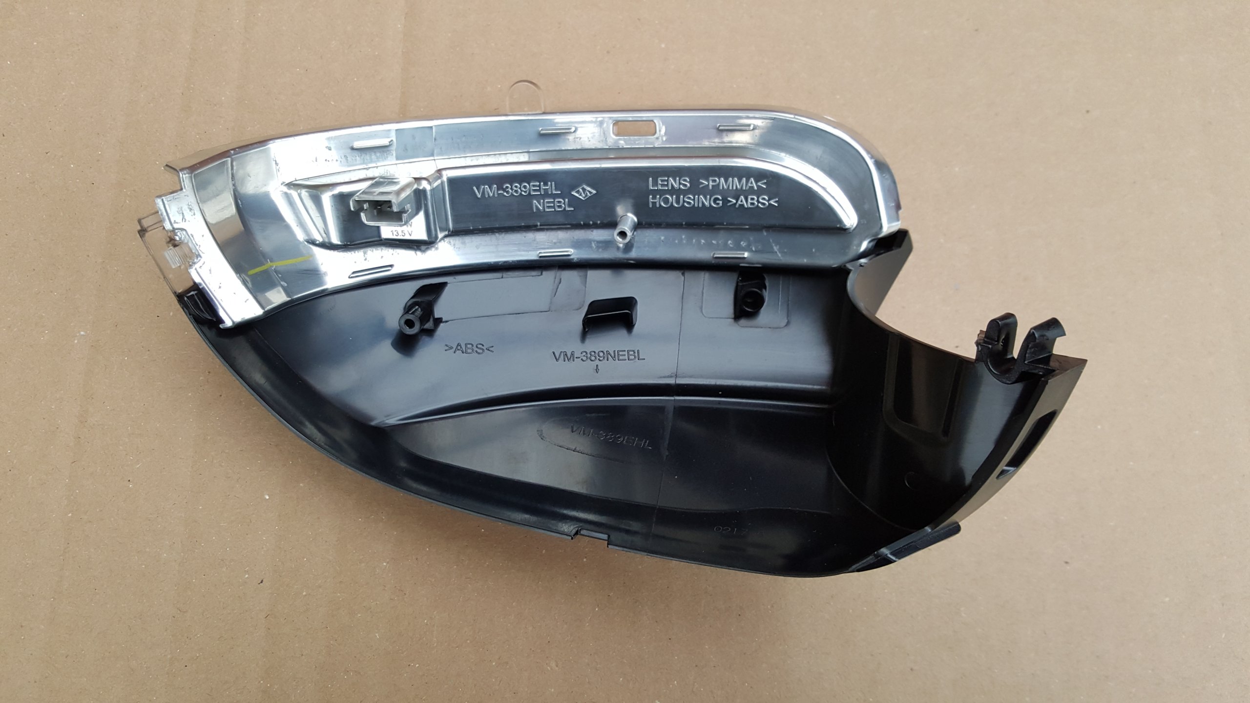 KIERUNKOWSKAZ PRAWY PASSAT B7 CC 2008-2018 P-ń - obrazek 2