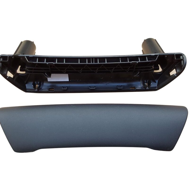 UCHWYT DRZWI LEWY TRANSPORTER CARAVEELE VW T5 03-