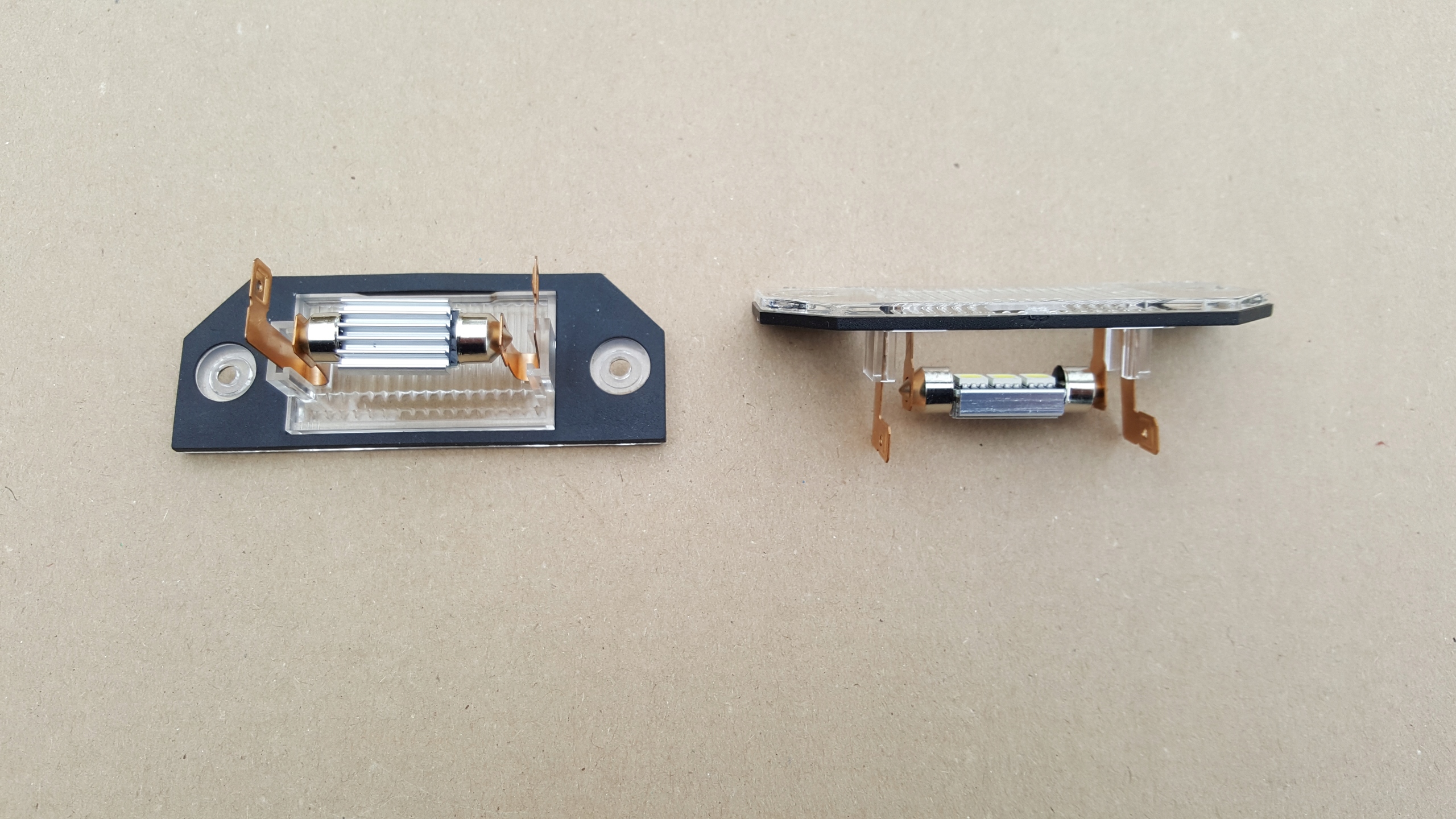 LAMPKA LED OŚWIETLENIE FOCUS II MK2 C-MAX ŚRUBKI - obrazek 2