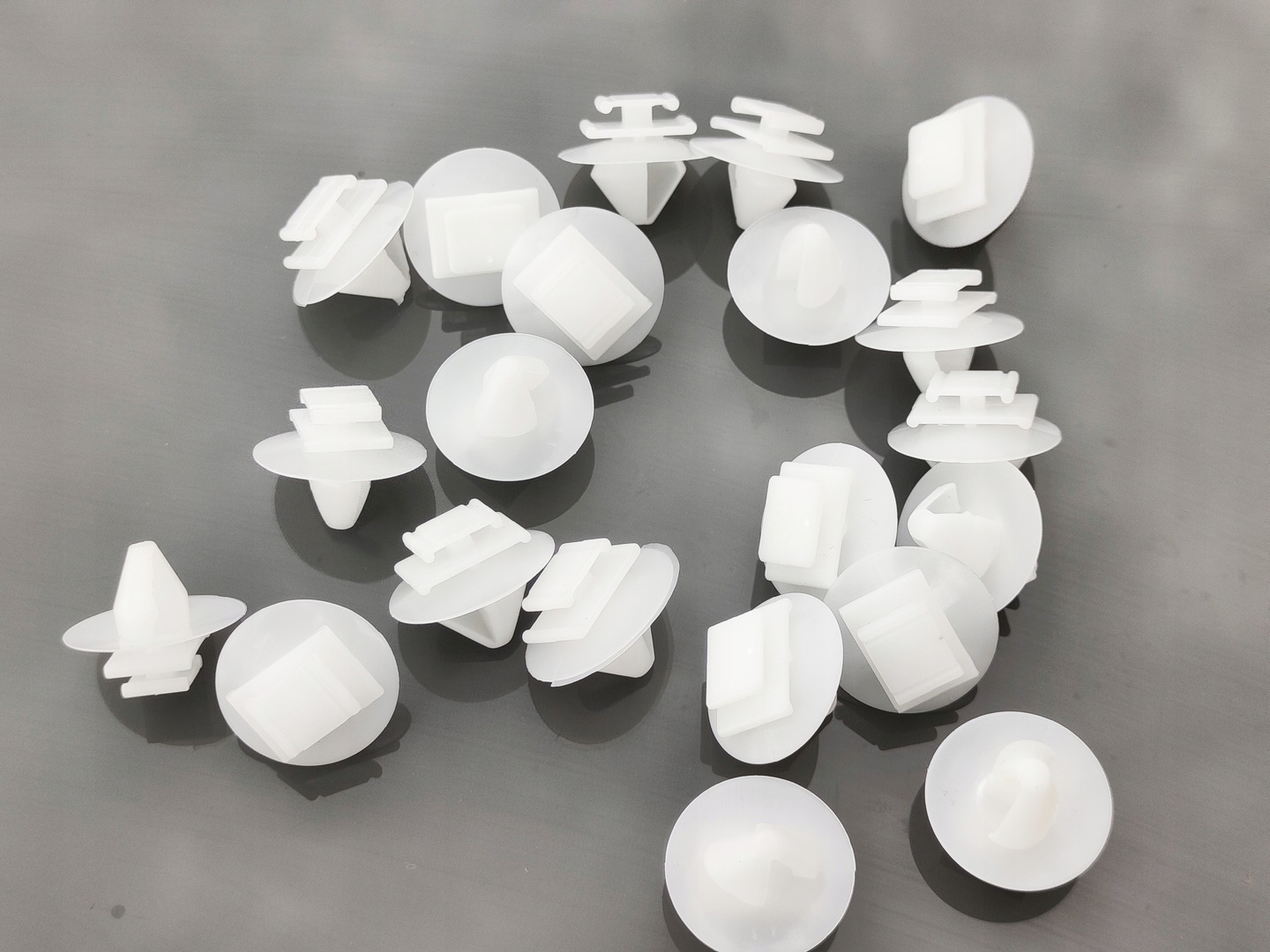 1x SPINKA LISTWY DRZWI BŁOTNIKA FIAT STILO MULTIPLA - obrazek 2