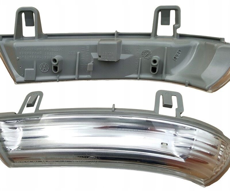 KIERUNKOWSKAZ MIGACZ W LUSTERKU Prawy SHARAN 03-10