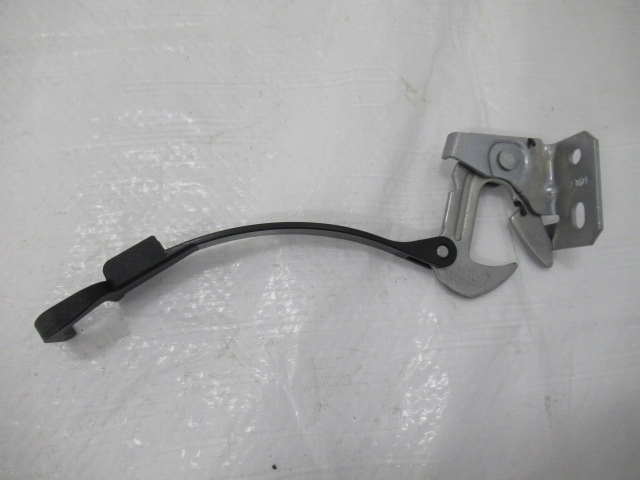 PEUGEOT 308 T9 RYGIEL CIĘGNO DO MASKI ZACZEP OE13- - obrazek 3